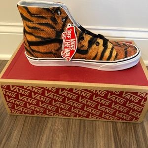 NIB Vans Sk8-Hi Tapered Men’s US Size 9.5 Women’s US Size 11.0 Tiger /True White